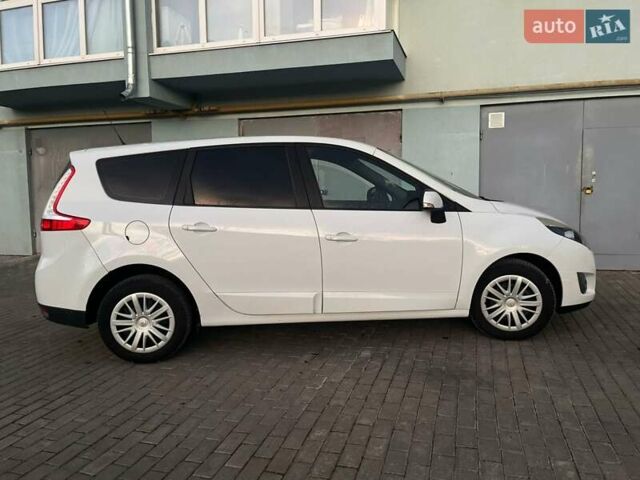 Белый Рено Гранд Сценик, объемом двигателя 1.46 л и пробегом 370 тыс. км за 6899 $, фото 33 на Automoto.ua