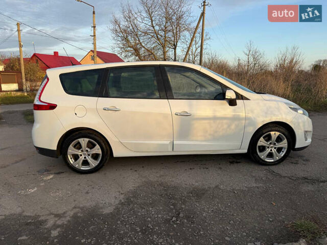 Белый Рено Гранд Сценик, объемом двигателя 1.9 л и пробегом 200 тыс. км за 8200 $, фото 6 на Automoto.ua