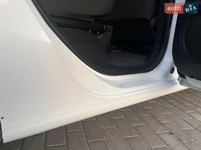 Белый Рено Гранд Сценик, объемом двигателя 1.46 л и пробегом 370 тыс. км за 6899 $, фото 23 на Automoto.ua