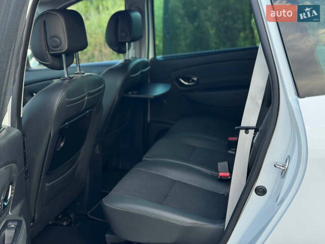 Білий Рено Гранд Сценік, об'ємом двигуна 2 л та пробігом 199 тис. км за 8250 $, фото 29 на Automoto.ua
