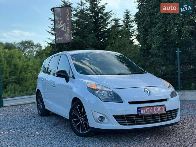 Білий Рено Гранд Сценік, об'ємом двигуна 2 л та пробігом 199 тис. км за 8250 $, фото 2 на Automoto.ua