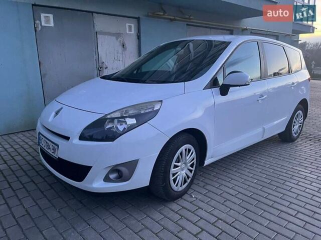 Белый Рено Гранд Сценик, объемом двигателя 1.46 л и пробегом 370 тыс. км за 6899 $, фото 16 на Automoto.ua