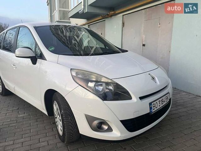 Белый Рено Гранд Сценик, объемом двигателя 1.46 л и пробегом 370 тыс. км за 6899 $, фото 30 на Automoto.ua