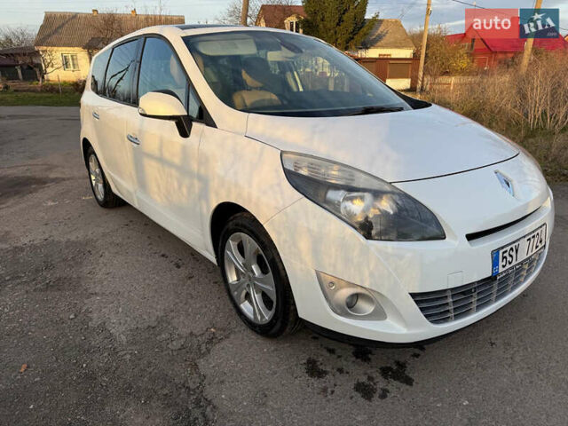 Белый Рено Гранд Сценик, объемом двигателя 1.9 л и пробегом 200 тыс. км за 8200 $, фото 7 на Automoto.ua