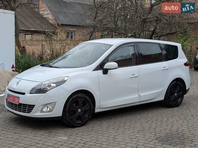 Білий Рено Гранд Сценік, об'ємом двигуна 1.5 л та пробігом 158 тис. км за 6999 $, фото 9 на Automoto.ua