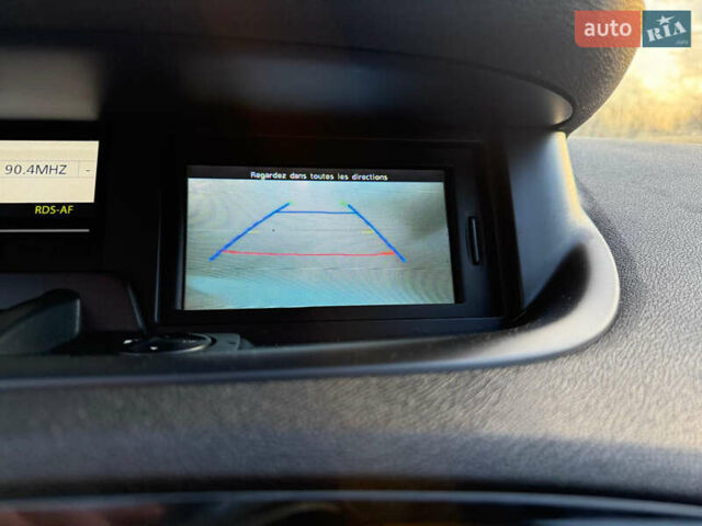 Белый Рено Гранд Сценик, объемом двигателя 1.9 л и пробегом 200 тыс. км за 8200 $, фото 35 на Automoto.ua