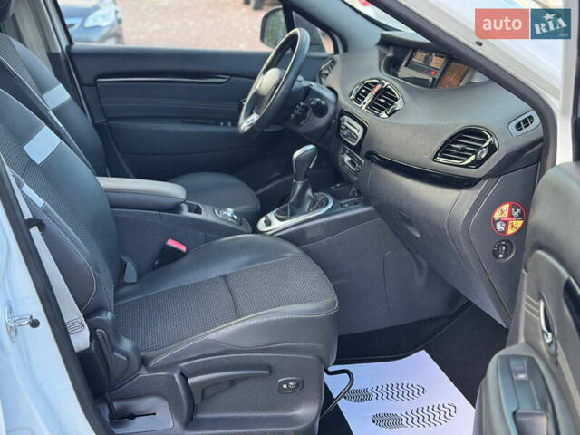 Білий Рено Гранд Сценік, об'ємом двигуна 2 л та пробігом 199 тис. км за 8250 $, фото 36 на Automoto.ua