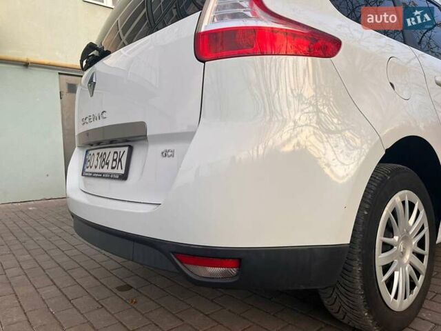 Белый Рено Гранд Сценик, объемом двигателя 1.46 л и пробегом 370 тыс. км за 6899 $, фото 40 на Automoto.ua