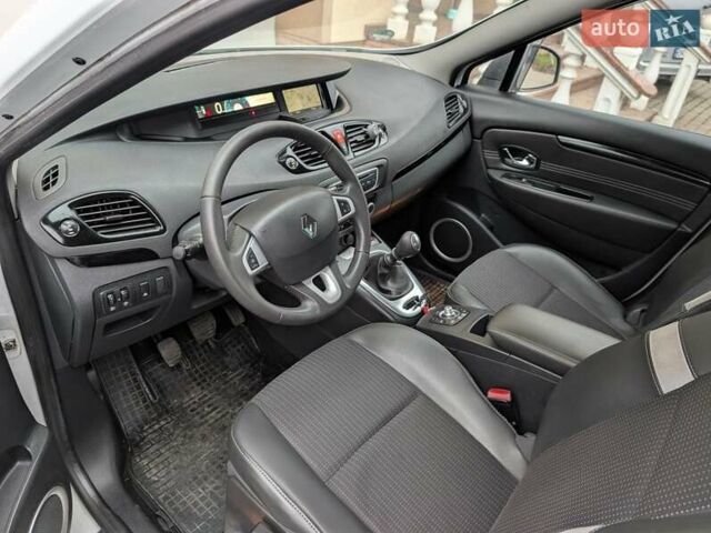 Білий Рено Гранд Сценік, об'ємом двигуна 1.5 л та пробігом 158 тис. км за 6999 $, фото 23 на Automoto.ua