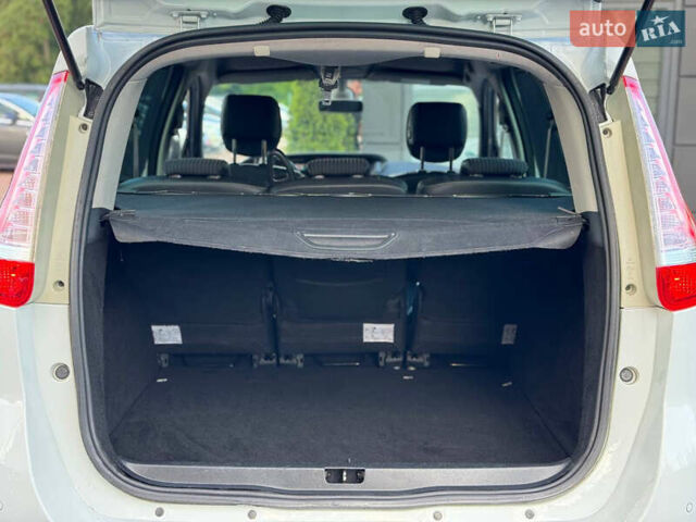 Білий Рено Гранд Сценік, об'ємом двигуна 2 л та пробігом 199 тис. км за 8250 $, фото 25 на Automoto.ua