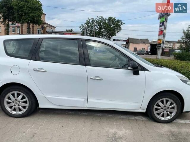 Білий Рено Гранд Сценік, об'ємом двигуна 1.5 л та пробігом 274 тис. км за 7300 $, фото 4 на Automoto.ua