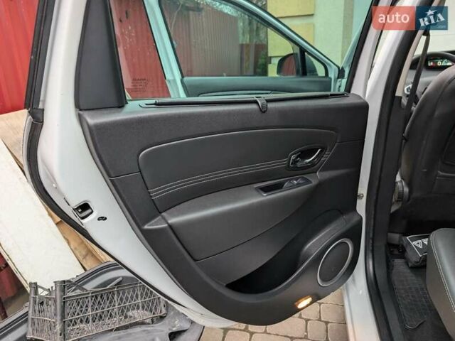 Білий Рено Гранд Сценік, об'ємом двигуна 1.5 л та пробігом 158 тис. км за 6999 $, фото 30 на Automoto.ua