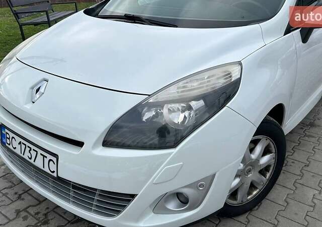 Белый Рено Гранд Сценик, объемом двигателя 1.6 л и пробегом 166 тыс. км за 8350 $, фото 8 на Automoto.ua