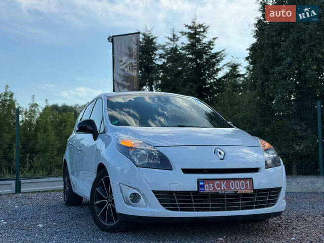 Білий Рено Гранд Сценік, об'ємом двигуна 2 л та пробігом 199 тис. км за 8250 $, фото 4 на Automoto.ua