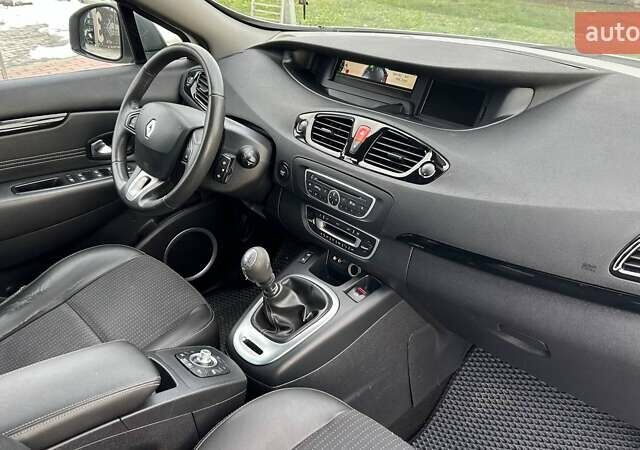 Белый Рено Гранд Сценик, объемом двигателя 1.6 л и пробегом 166 тыс. км за 8350 $, фото 3 на Automoto.ua