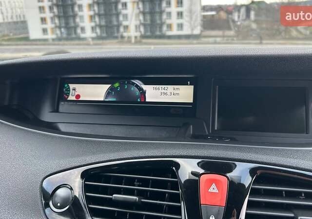 Белый Рено Гранд Сценик, объемом двигателя 1.6 л и пробегом 166 тыс. км за 8350 $, фото 24 на Automoto.ua