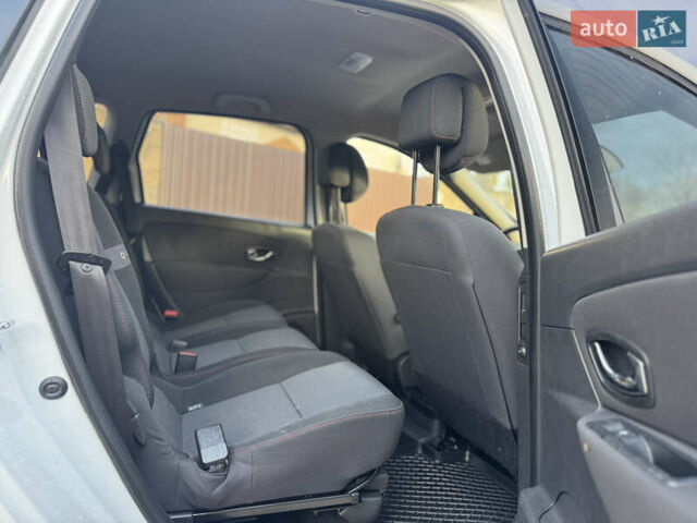 Білий Рено Гранд Сценік, об'ємом двигуна 1.5 л та пробігом 236 тис. км за 7800 $, фото 32 на Automoto.ua