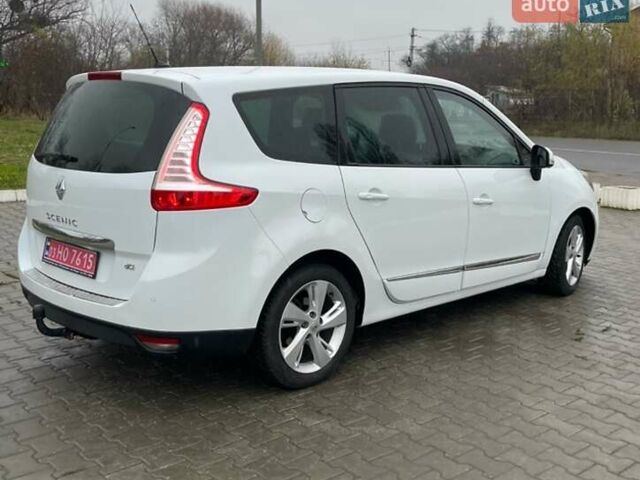Белый Рено Гранд Сценик, объемом двигателя 1.6 л и пробегом 220 тыс. км за 9350 $, фото 5 на Automoto.ua