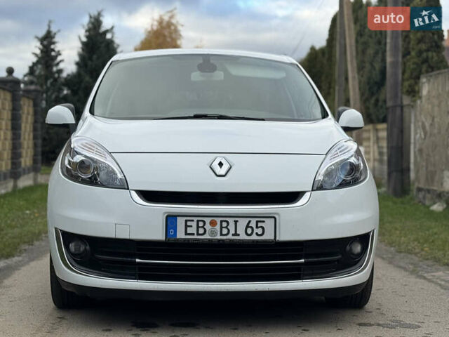 Білий Рено Гранд Сценік, об'ємом двигуна 1.5 л та пробігом 236 тис. км за 7800 $, фото 11 на Automoto.ua