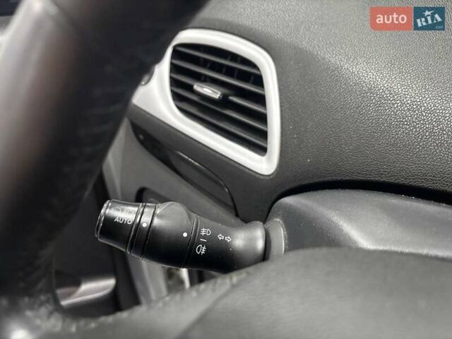 Білий Рено Гранд Сценік, об'ємом двигуна 1.46 л та пробігом 291 тис. км за 7790 $, фото 20 на Automoto.ua