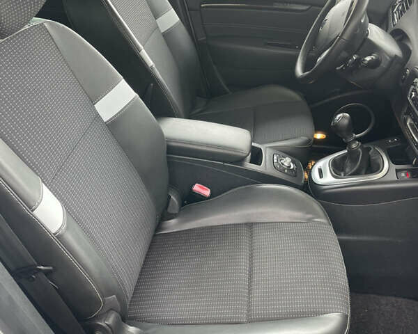 Білий Рено Гранд Сценік, об'ємом двигуна 1.5 л та пробігом 206 тис. км за 9700 $, фото 24 на Automoto.ua