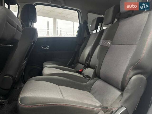 Білий Рено Гранд Сценік, об'ємом двигуна 1.46 л та пробігом 291 тис. км за 7790 $, фото 32 на Automoto.ua