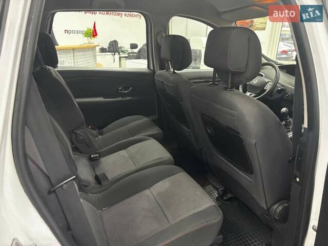 Білий Рено Гранд Сценік, об'ємом двигуна 1.46 л та пробігом 291 тис. км за 7790 $, фото 33 на Automoto.ua