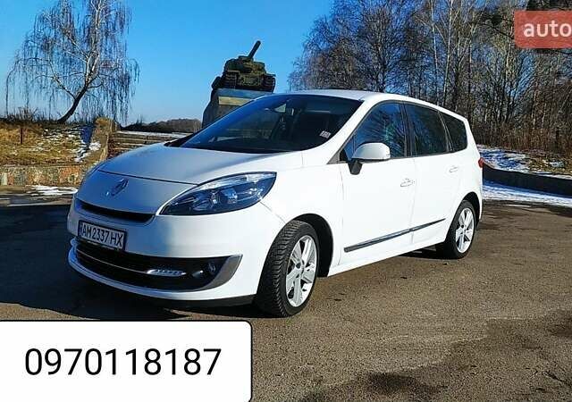 Белый Рено Гранд Сценик, объемом двигателя 1.5 л и пробегом 278 тыс. км за 8500 $, фото 2 на Automoto.ua