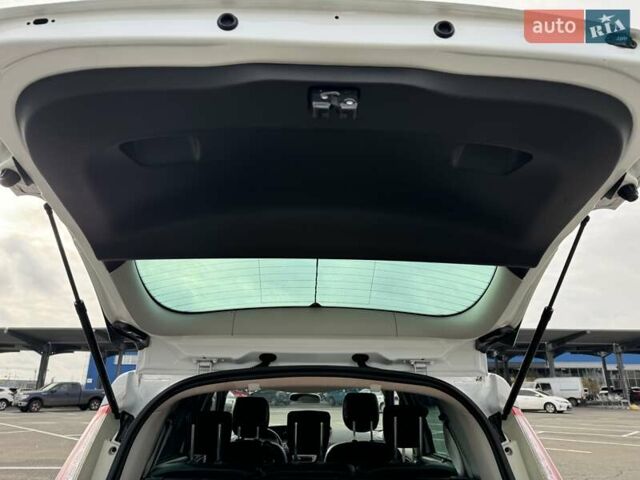 Белый Рено Гранд Сценик, объемом двигателя 1.5 л и пробегом 205 тыс. км за 10950 $, фото 22 на Automoto.ua