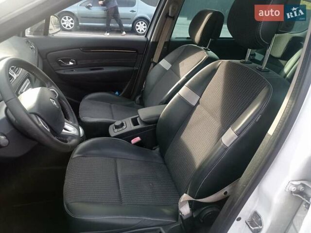 Білий Рено Гранд Сценік, об'ємом двигуна 1.5 л та пробігом 242 тис. км за 8250 $, фото 4 на Automoto.ua