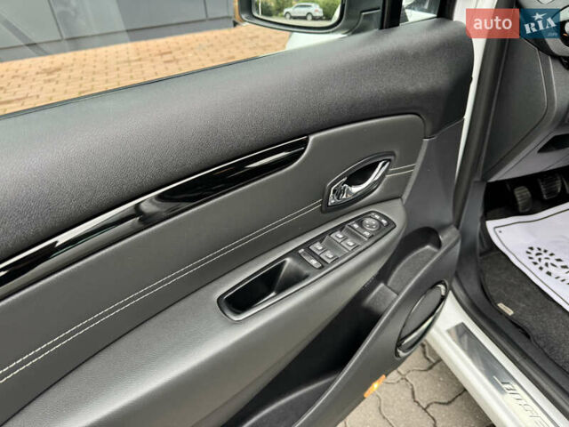 Белый Рено Гранд Сценик, объемом двигателя 1.6 л и пробегом 207 тыс. км за 9450 $, фото 56 на Automoto.ua