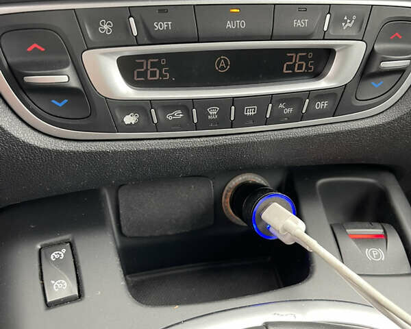 Белый Рено Гранд Сценик, объемом двигателя 1.6 л и пробегом 220 тыс. км за 9350 $, фото 26 на Automoto.ua