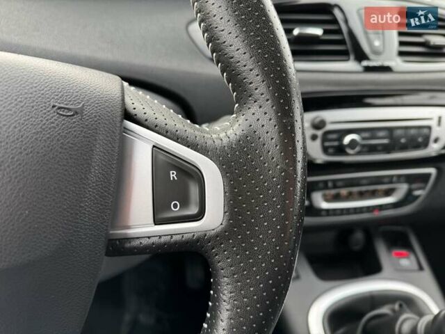 Белый Рено Гранд Сценик, объемом двигателя 1.5 л и пробегом 205 тыс. км за 10950 $, фото 35 на Automoto.ua