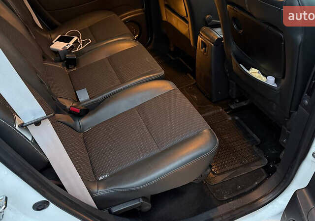 Белый Рено Гранд Сценик, объемом двигателя 1.6 л и пробегом 182 тыс. км за 9000 $, фото 25 на Automoto.ua