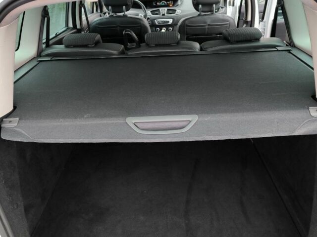 Білий Рено Гранд Сценік, об'ємом двигуна 1.5 л та пробігом 212 тис. км за 9500 $, фото 7 на Automoto.ua