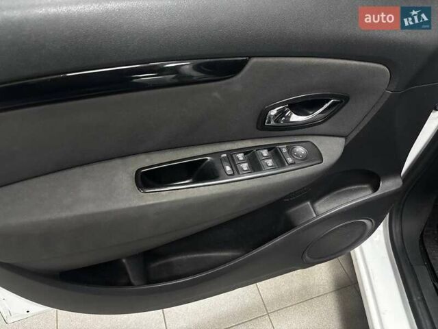 Білий Рено Гранд Сценік, об'ємом двигуна 1.46 л та пробігом 291 тис. км за 7790 $, фото 18 на Automoto.ua