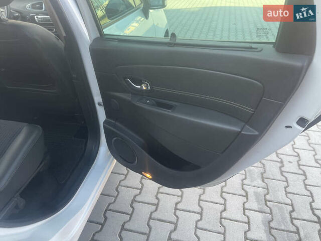 Белый Рено Гранд Сценик, объемом двигателя 1.6 л и пробегом 228 тыс. км за 7900 $, фото 11 на Automoto.ua