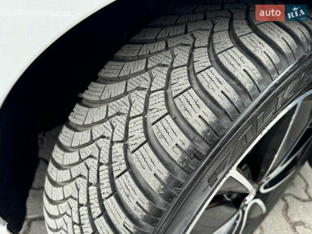 Белый Рено Гранд Сценик, объемом двигателя 1.6 л и пробегом 207 тыс. км за 9450 $, фото 11 на Automoto.ua