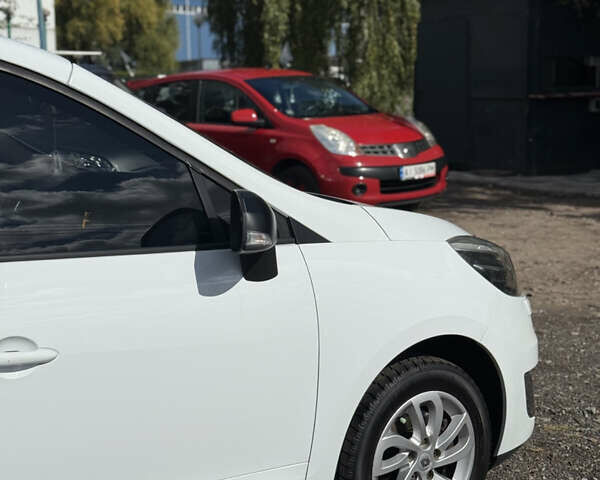 Білий Рено Гранд Сценік, об'ємом двигуна 1.6 л та пробігом 293 тис. км за 8400 $, фото 14 на Automoto.ua
