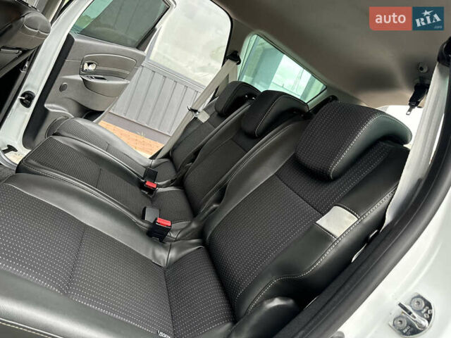 Белый Рено Гранд Сценик, объемом двигателя 1.6 л и пробегом 207 тыс. км за 9450 $, фото 79 на Automoto.ua