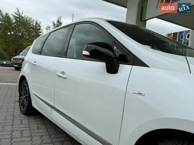 Белый Рено Гранд Сценик, объемом двигателя 1.6 л и пробегом 207 тыс. км за 9450 $, фото 12 на Automoto.ua