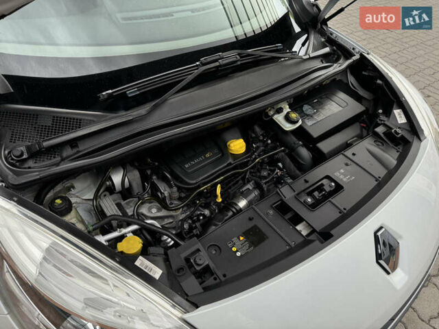 Белый Рено Гранд Сценик, объемом двигателя 1.6 л и пробегом 207 тыс. км за 9450 $, фото 119 на Automoto.ua