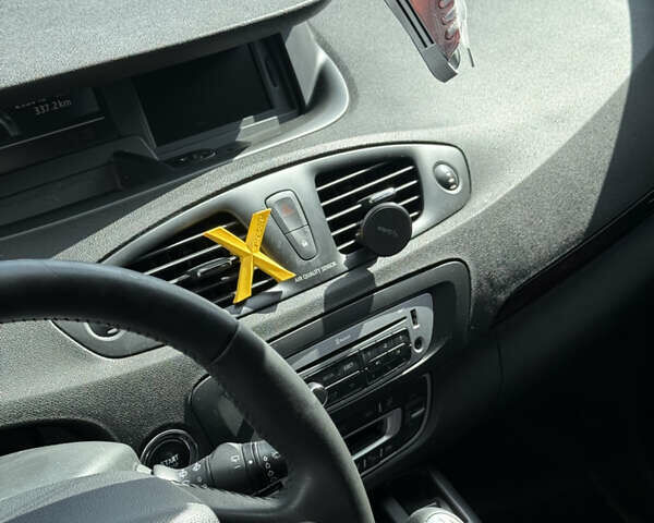 Білий Рено Гранд Сценік, об'ємом двигуна 1.6 л та пробігом 293 тис. км за 8400 $, фото 25 на Automoto.ua
