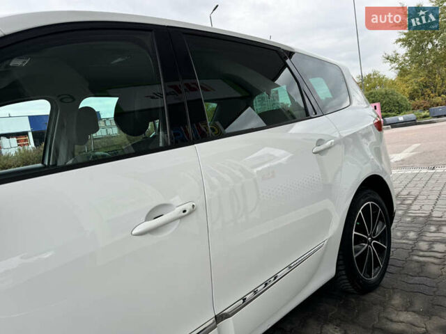 Белый Рено Гранд Сценик, объемом двигателя 1.6 л и пробегом 207 тыс. км за 9450 $, фото 33 на Automoto.ua