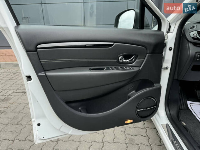 Белый Рено Гранд Сценик, объемом двигателя 1.6 л и пробегом 207 тыс. км за 9450 $, фото 55 на Automoto.ua