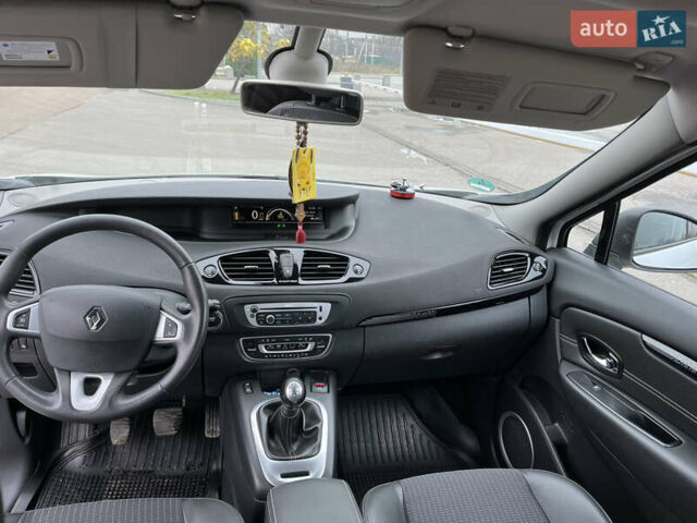 Белый Рено Гранд Сценик, объемом двигателя 1.46 л и пробегом 280 тыс. км за 8100 $, фото 8 на Automoto.ua