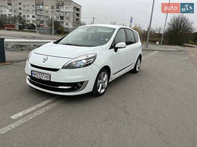 Белый Рено Гранд Сценик, объемом двигателя 1.46 л и пробегом 280 тыс. км за 8100 $, фото 2 на Automoto.ua