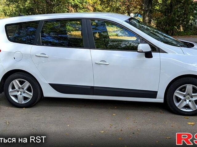 Белый Рено Гранд Сценик, объемом двигателя 1.5 л и пробегом 0 тыс. км за 7700 $, фото 9 на Automoto.ua