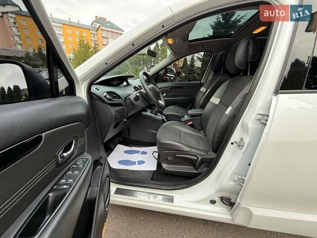 Белый Рено Гранд Сценик, объемом двигателя 1.6 л и пробегом 250 тыс. км за 8600 $, фото 11 на Automoto.ua