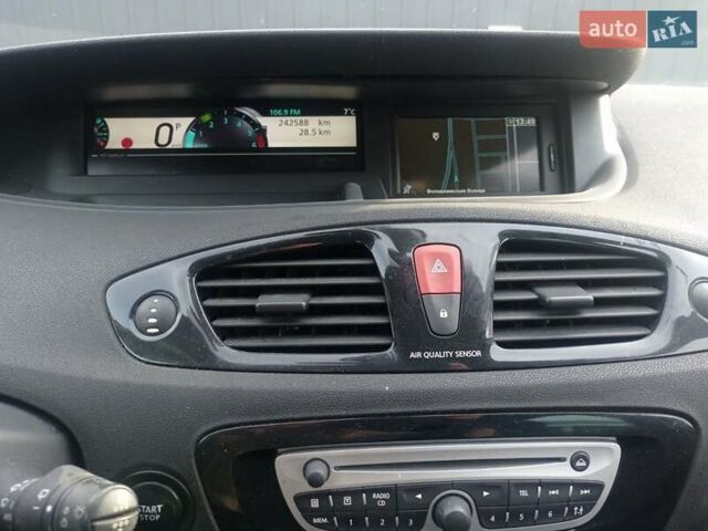 Білий Рено Гранд Сценік, об'ємом двигуна 1.5 л та пробігом 242 тис. км за 8250 $, фото 17 на Automoto.ua